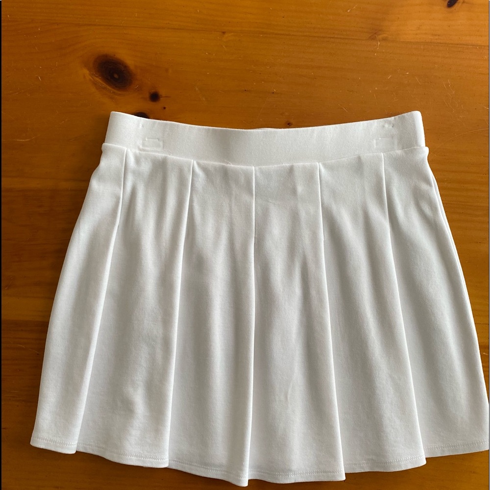 Off white mini skirt size M Brand New never worn.
